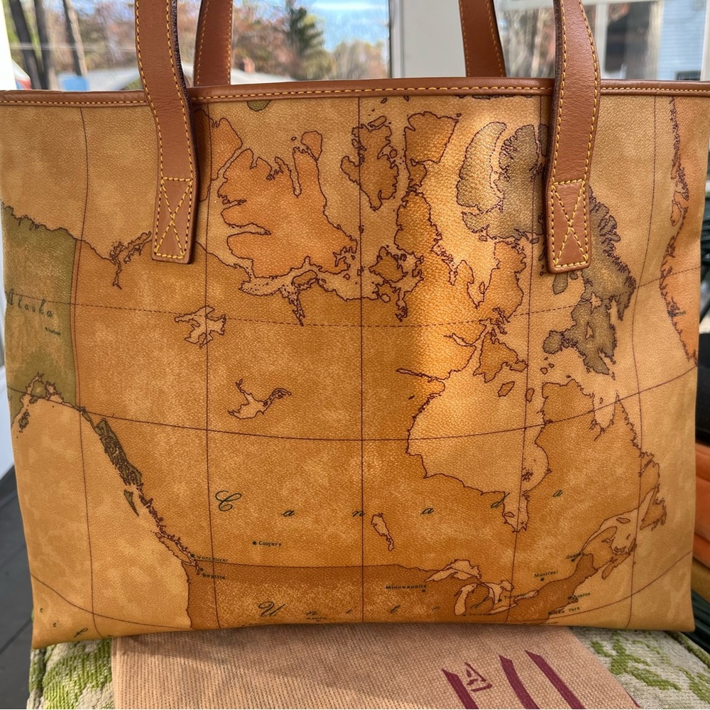 ♦️SOLD♦️Alviero Martini World Map Tote/Shoulder Bag